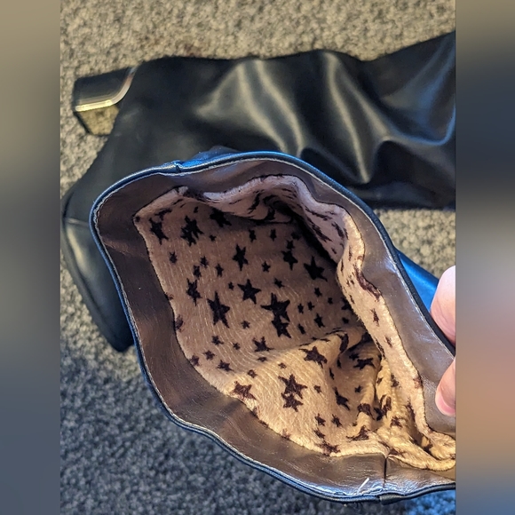 Boots - Picture 5 of 6